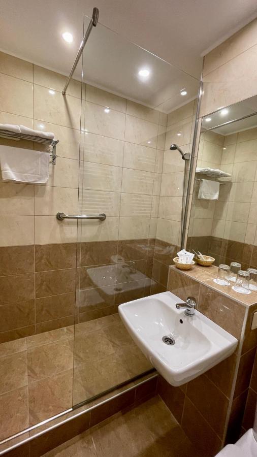 Hotel Magistern Konferencia Es Wellnesshotel Шіофок Екстер'єр фото