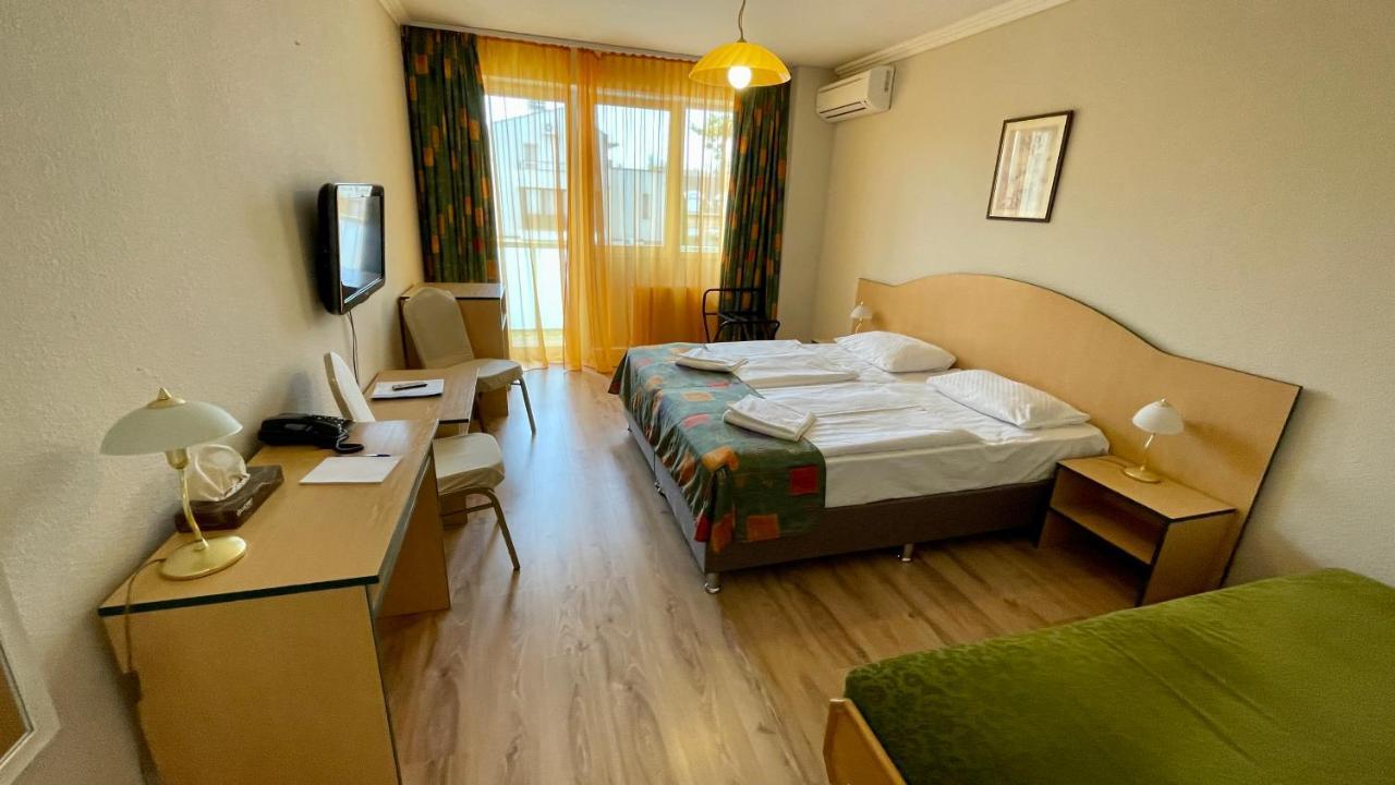 Hotel Magistern Konferencia Es Wellnesshotel Шіофок Екстер'єр фото